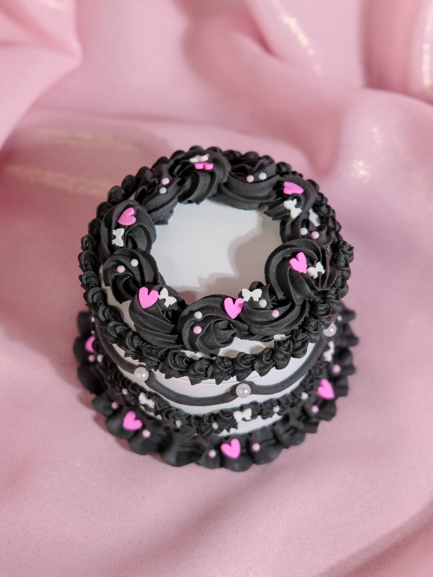 White Chocolate Cake - Grinder