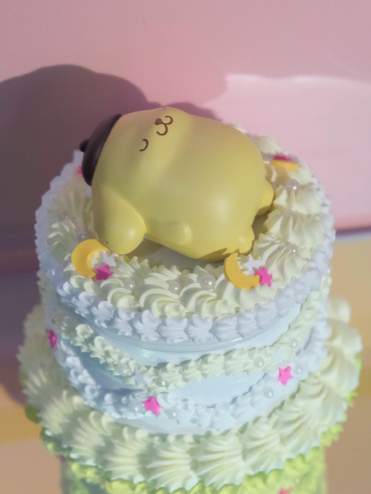 Pompompurin Day Dreaming Cake - Grinder